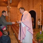 POŚWIĘCENIE MEDALIKÓW DZIECI PRZYGOTOWUJĄCYCH SIE DO I KOMUNII ŚW.