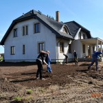 Porządkowanie Terenu Wokół Plebanii