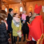 Spotkanie dzieci ze św. Mikołajem