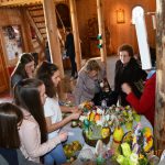 Dekoracje Wielkanocne-przygotowane przez młodzież oazową i scholę parafialną
