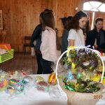 Dekoracje Wielkanocne-przygotowane przez młodzież oazową i scholę parafialną