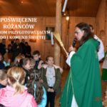 Poświęcenie różanców dzieciom  przygotowujących się do I Komunii Świętej
