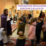 Poświęcenie medalików dzieciom klas III SP, Spotkanie ze Św. Mikołajem