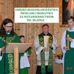 Obrzęd błogosławieństwa świecami i modlitwa za wstawiennictwem Św. Błażeja