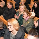 Jasełka wystawiane przez dzieci i młodzież pod kierownictwem ks. Adama