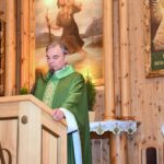 Rozpoczęcie posługi duszpasterskiej w naszej parafii przez ks. Andrzeja