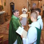 Rozpoczęcie posługi duszpasterskiej w naszej parafii przez ks. Andrzeja